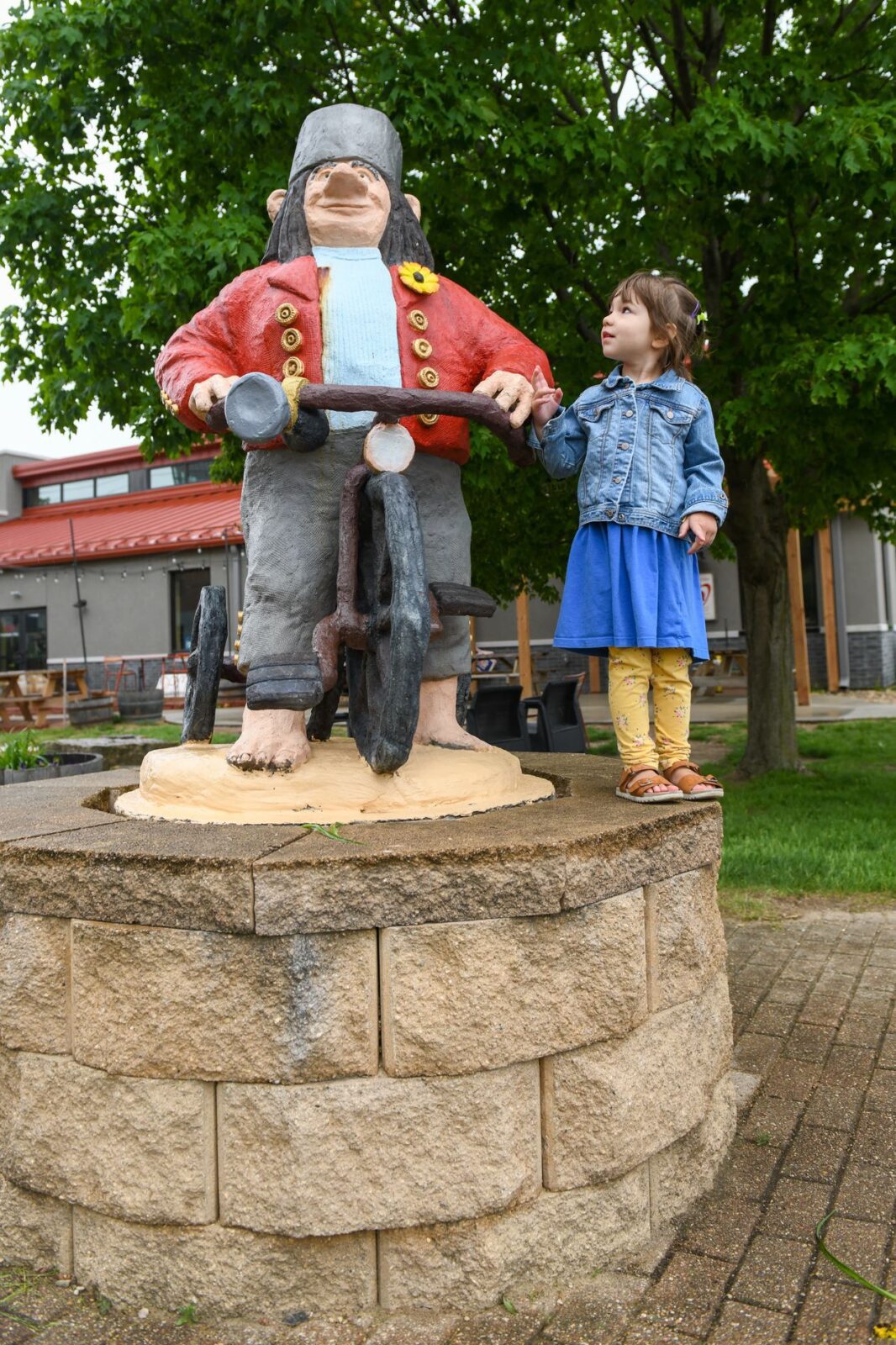 Mount Horeb’s Troll Story